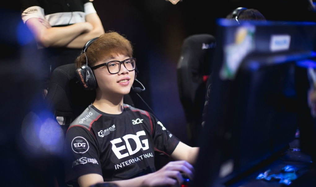 全明星赛倒计时，阿贾克斯今晨豪取连胜，细节引发关注，信心回归，赛季目标并未改变的简单介绍